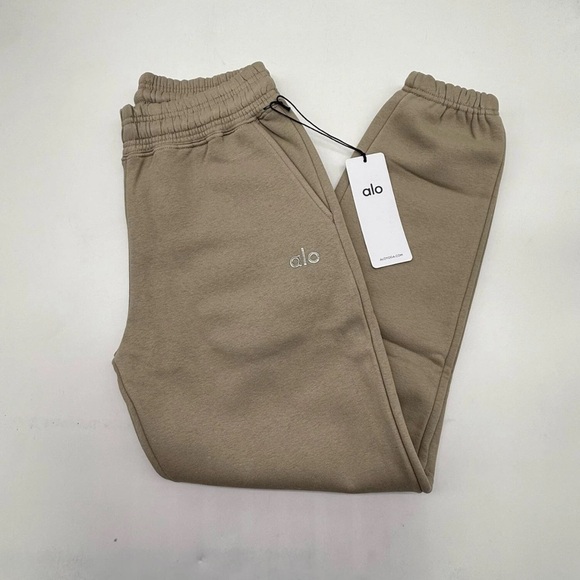 ALO Yoga Pants - ALO Yoga Accolade Unisex Sweatpants. Color Bone Size